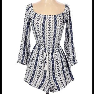 3/4 sleeve romper. Waist tie.